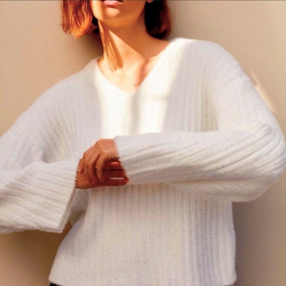 Babaton Sweaters - ARITZIA - BABATON Ulmann Kitten Sweater